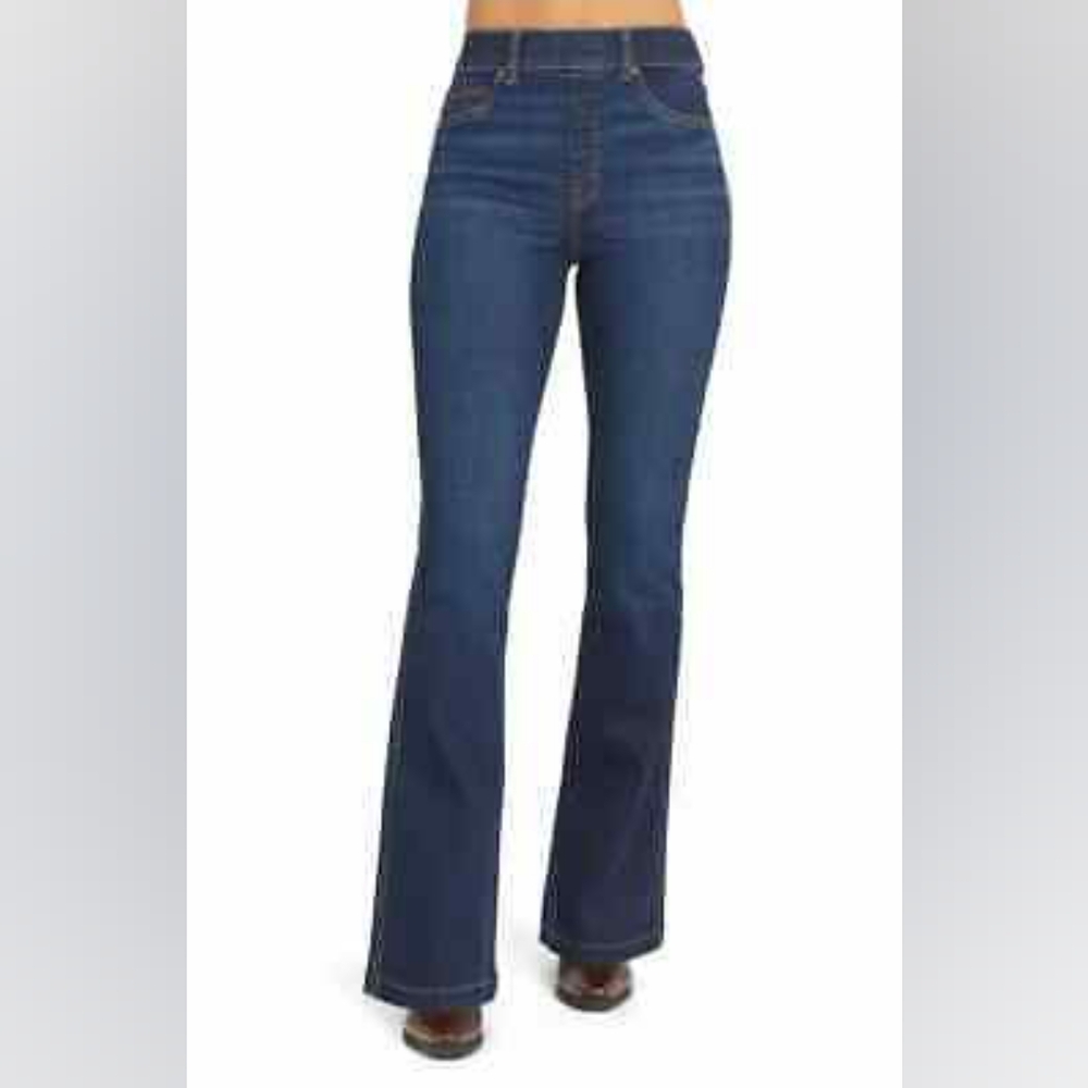 NWOT SPANX Flare jeans in midnight wash!